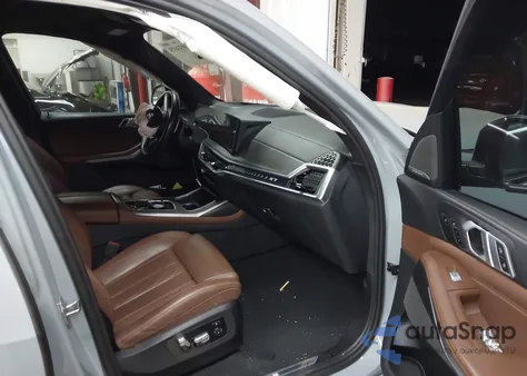 2023 BMW X7 xDrive40I z USA, uszkodzony, nr VIN 5UX23EM05P9R58577